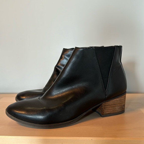 Dr. Scholl's Shoes - Dr.Scholls Black Size: 8 Women’s Short Boots